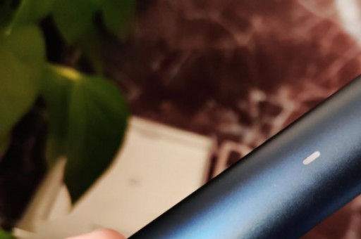 relx悦刻烟杆烟弹抽吸烧焦味或者白灯闪是什么情况？
